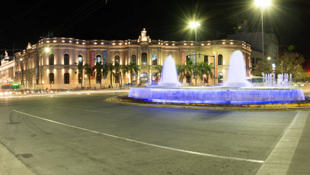 Fachada Pato Olmos Shopping córdoba (2017)